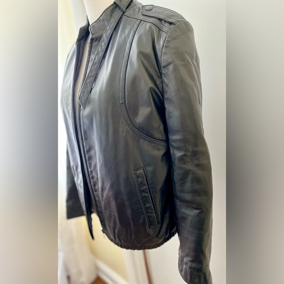 Vintage Leather Jacket 70s/80s Black Unisex Moto Bomber Size M/L Tab Shoulder - Picture 4 of 15